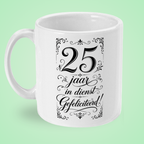 Mok ‘25 jaar in dienst, gefeliciteerd!’ – zwart-wit klassiek