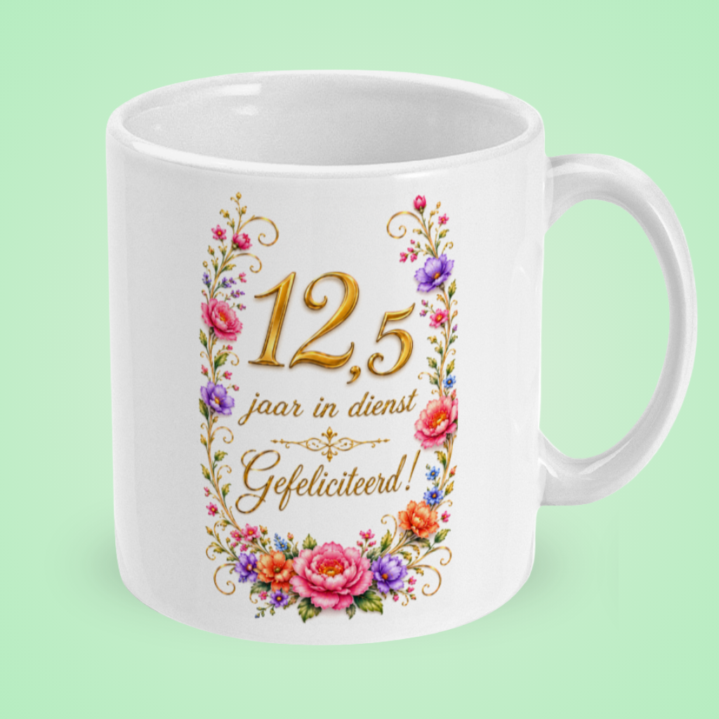 Mok ‘12,5 jaar in dienst, gefeliciteerd!’ – bloemen
